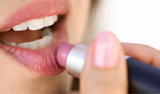 Make-up tips for blind and partially sighted people